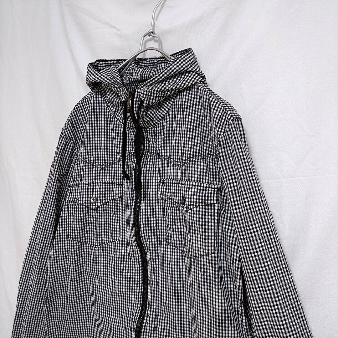 ikka(イッカ)のシャツ　メンズ　長袖　チェック　フード　パーカー　ジップ　白　黒　イッカ メンズのトップス(シャツ)の商品写真