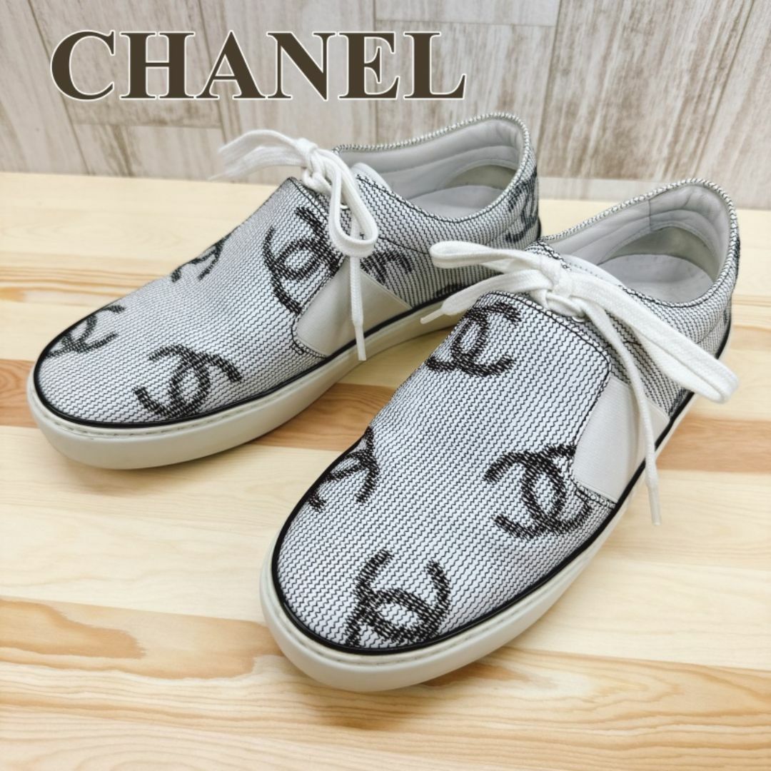 CHANEL(シャネル)のシャネル CHANEL スニーカー スリッポン ココマーク 刺繍 ホワイト レディースの靴/シューズ(スニーカー)の商品写真