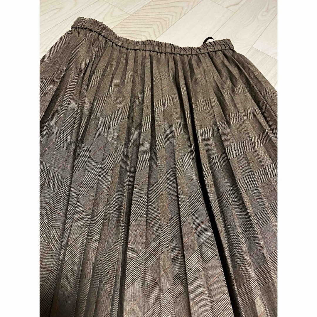 UNIQLO(ユニクロ)のユニクロ　アコーディオンプリーツロングスカート  レディースのスカート(ロングスカート)の商品写真