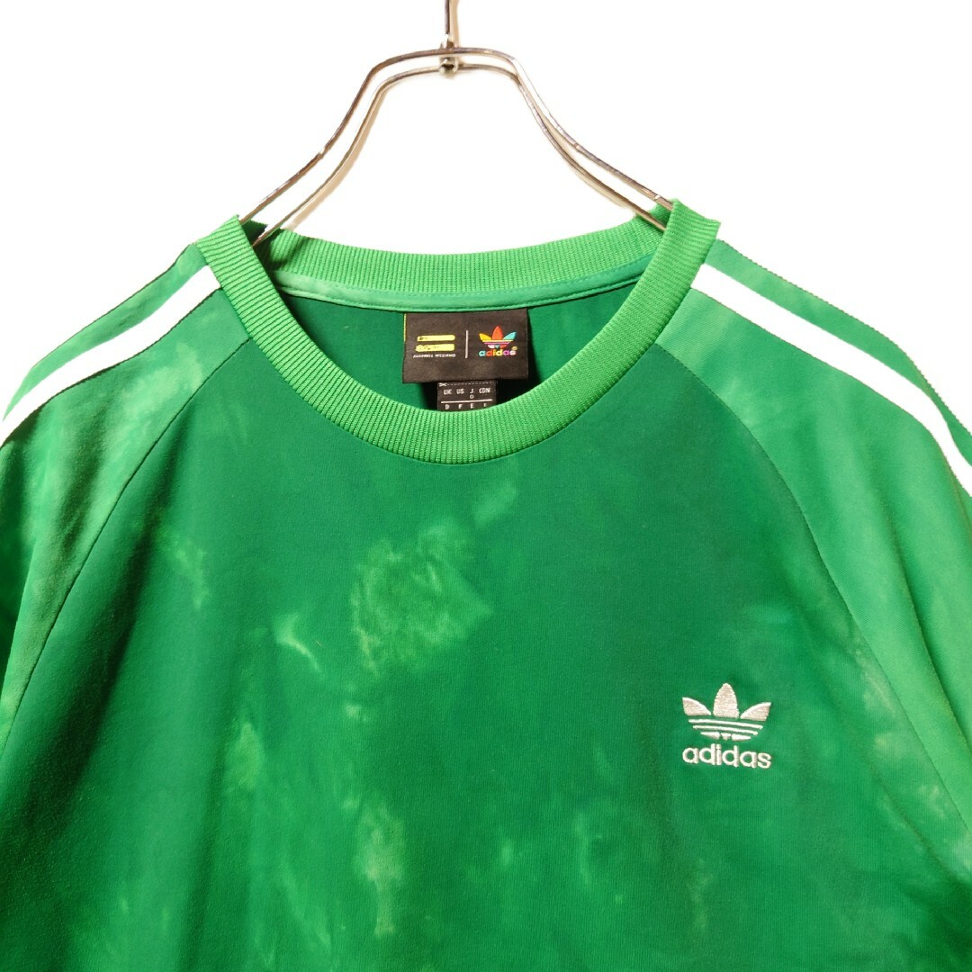 adidas(アディダス)のadidas × PHARRELL WILLIAMS★Tシャツ★XL★男女兼用 メンズのトップス(Tシャツ/カットソー(半袖/袖なし))の商品写真