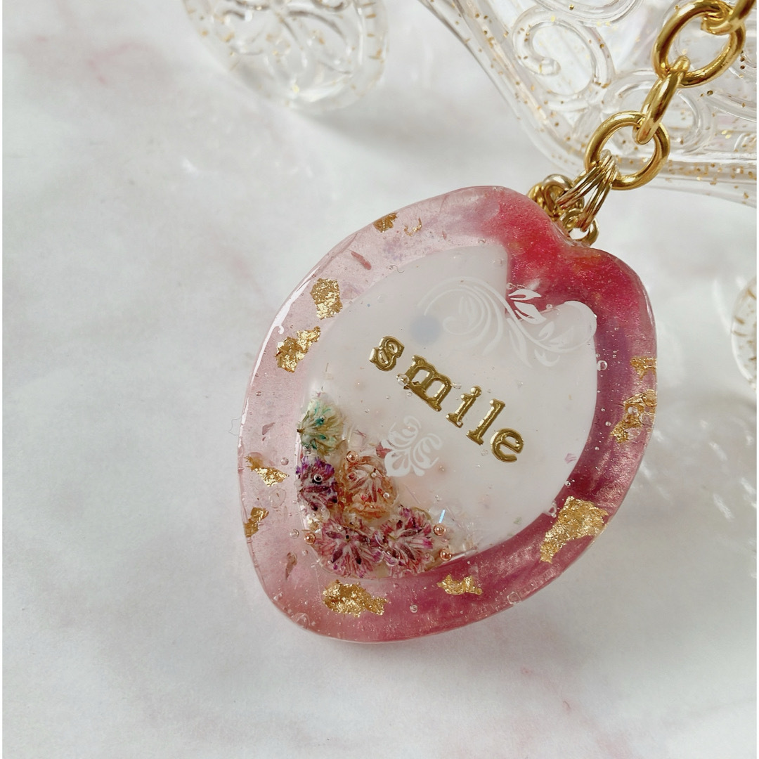 A 桜のシャカシャカキーホルダー🌸開運🌸水晶 ハンドメイドのアクセサリー(キーホルダー/ストラップ)の商品写真
