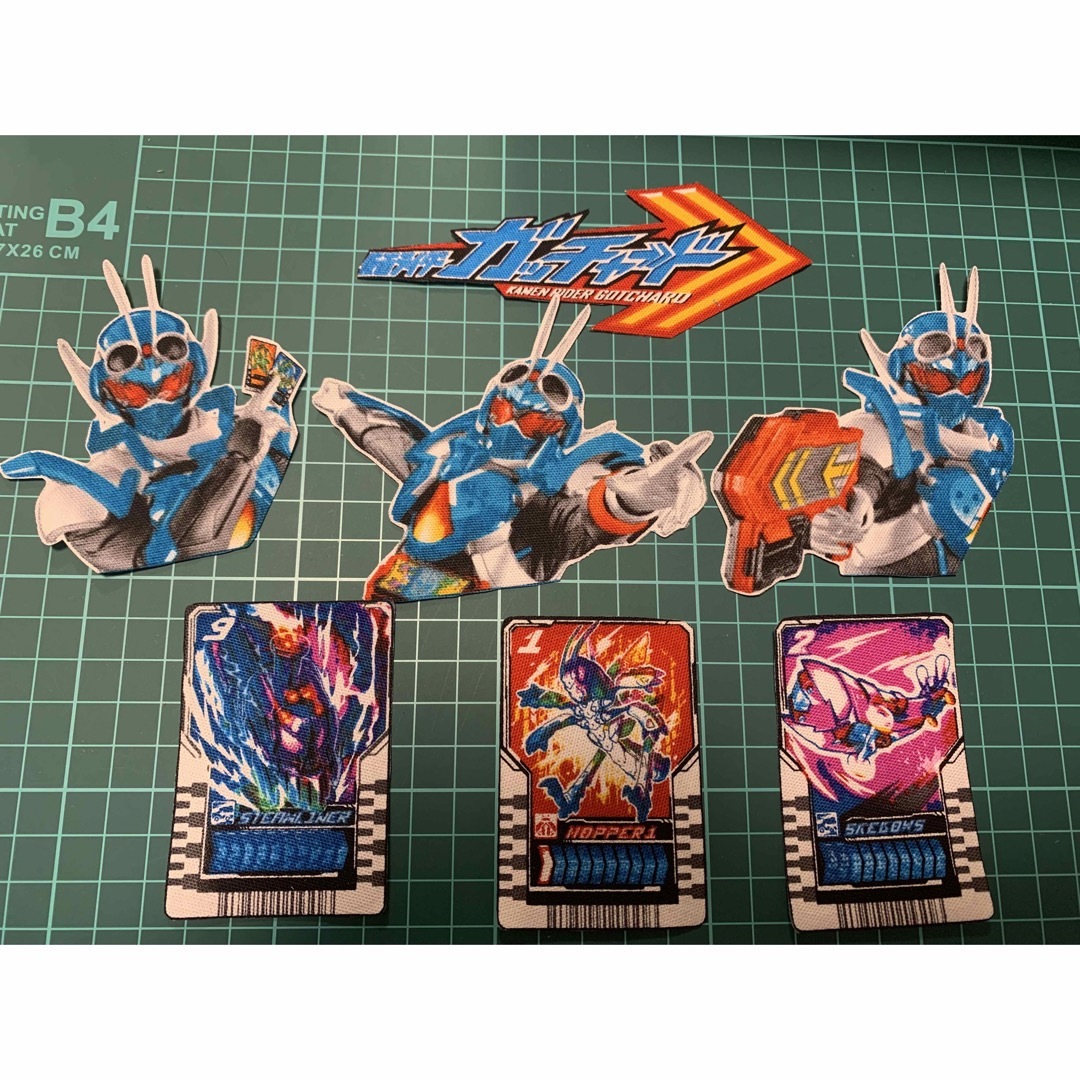 仮面ライダーガッチャード　アイロン接着　ワッペン ハンドメイドの素材/材料(各種パーツ)の商品写真