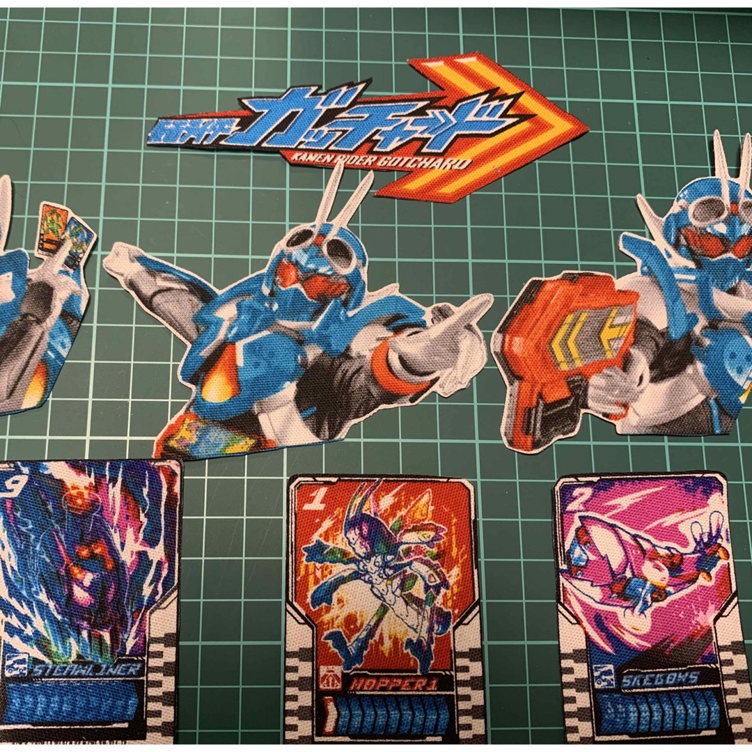 仮面ライダーガッチャード　アイロン接着　ワッペン ハンドメイドの素材/材料(各種パーツ)の商品写真