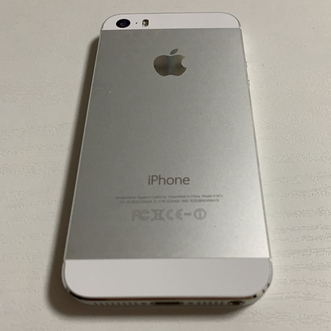 Apple(アップル)のiPhone5s 32g ワイモバイル　ジャンク スマホ/家電/カメラのスマートフォン/携帯電話(スマートフォン本体)の商品写真