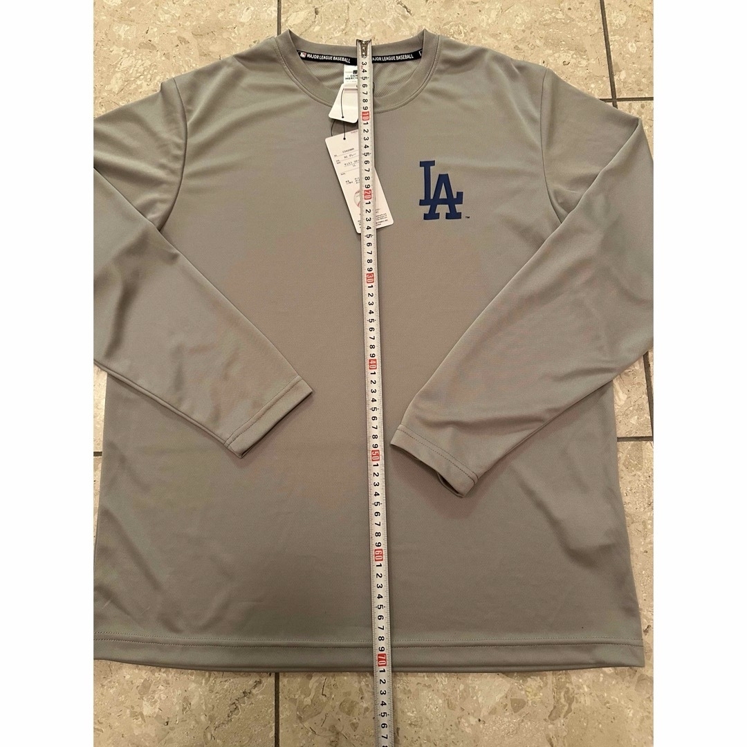 MLB(メジャーリーグベースボール)の【新品未使用タグ付】ドジャース　長袖Tシャツ　サイズXL  グレー メンズのトップス(Tシャツ/カットソー(七分/長袖))の商品写真