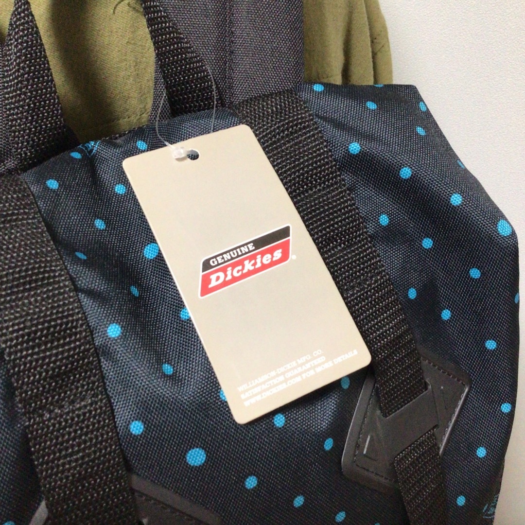 Dickies(ディッキーズ)の新品タグ付き Dickies ディッキーズ リュック 大容量20L ^^☆ レディースのバッグ(リュック/バックパック)の商品写真