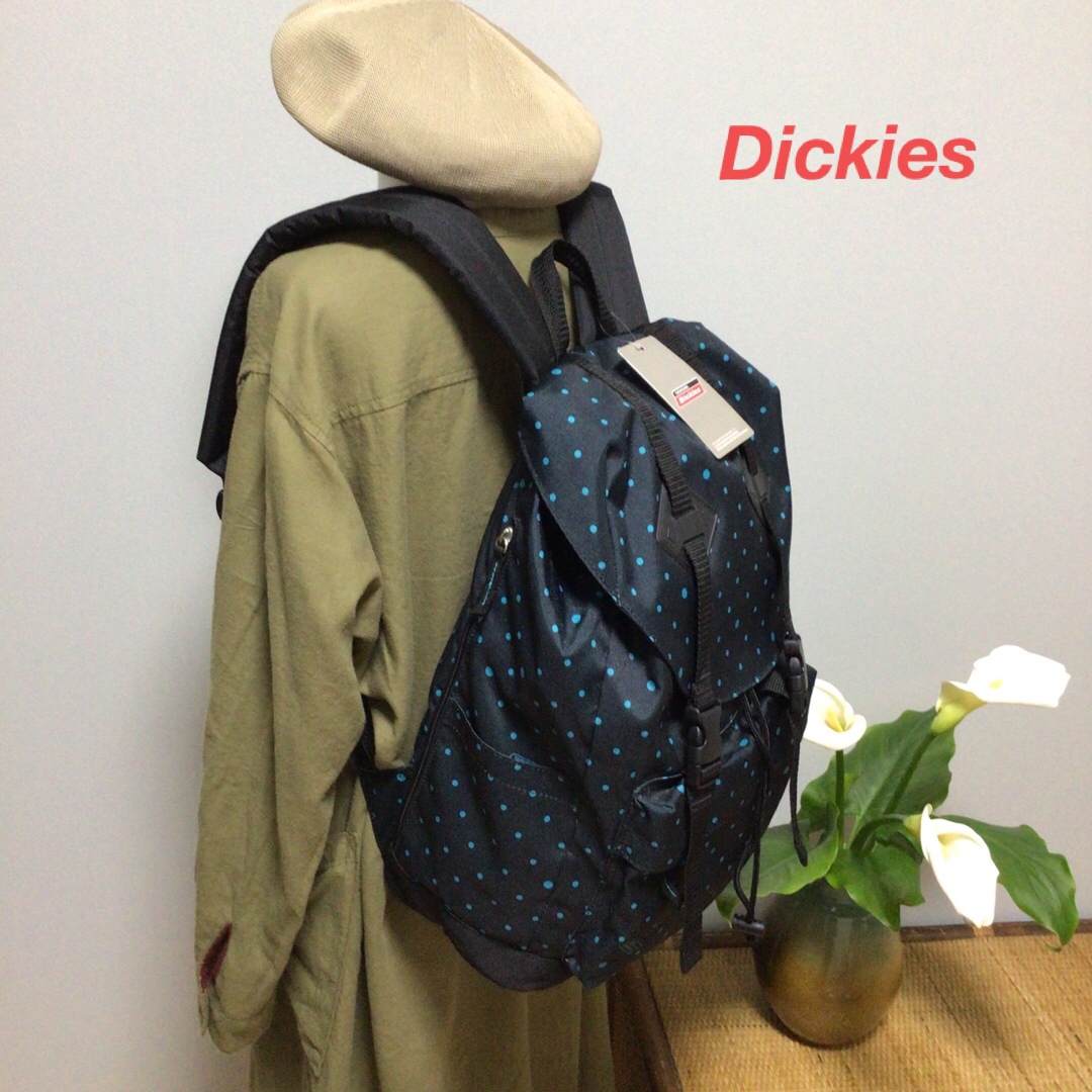 Dickies(ディッキーズ)の新品タグ付き Dickies ディッキーズ リュック 大容量20L ^^☆ レディースのバッグ(リュック/バックパック)の商品写真