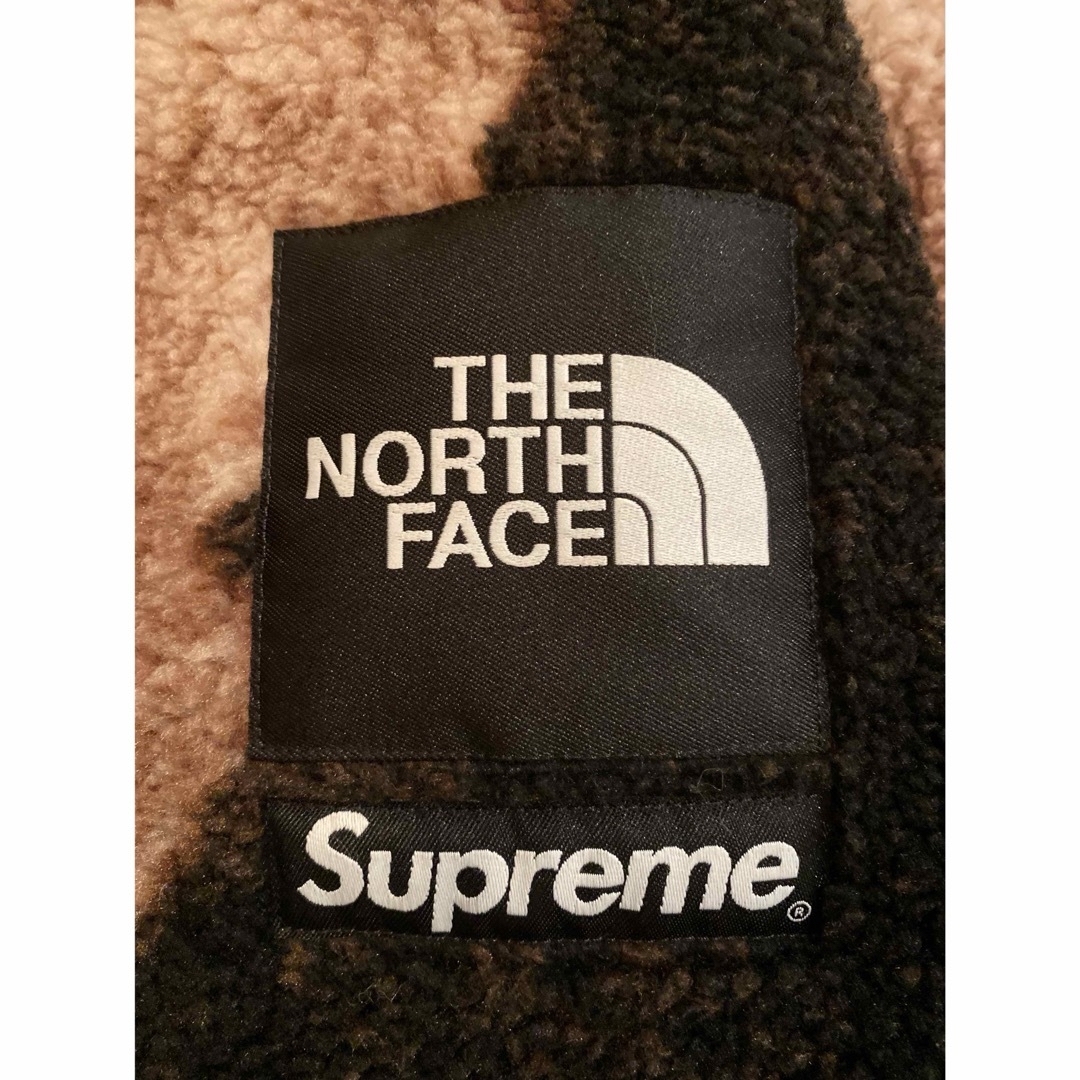 Supreme(シュプリーム)のSUPREME NORTHFACE BLEACHED DENIM メンズのジャケット/アウター(ブルゾン)の商品写真