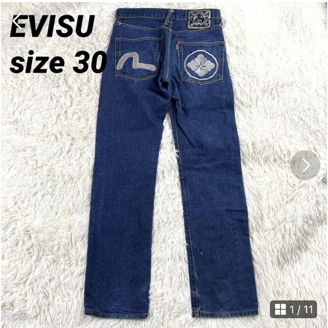 EVISU(エビス)の【EVISU】エヴィス（30） 家紋　刺繍　　デニムパンツ ジーパン　濃紺 メンズのパンツ(デニム/ジーンズ)の商品写真