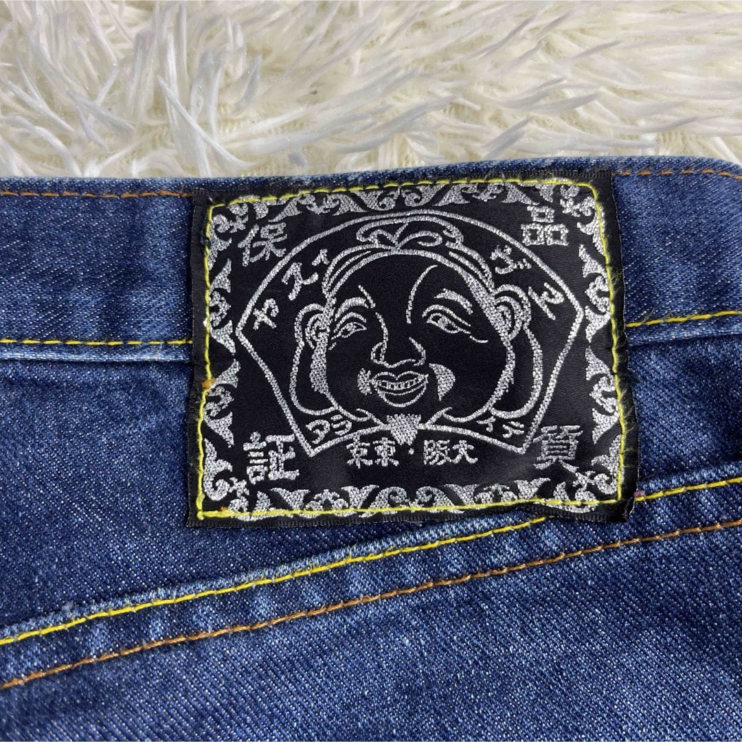 EVISU(エビス)の【EVISU】エヴィス（30） 家紋　刺繍　　デニムパンツ ジーパン　濃紺 メンズのパンツ(デニム/ジーンズ)の商品写真
