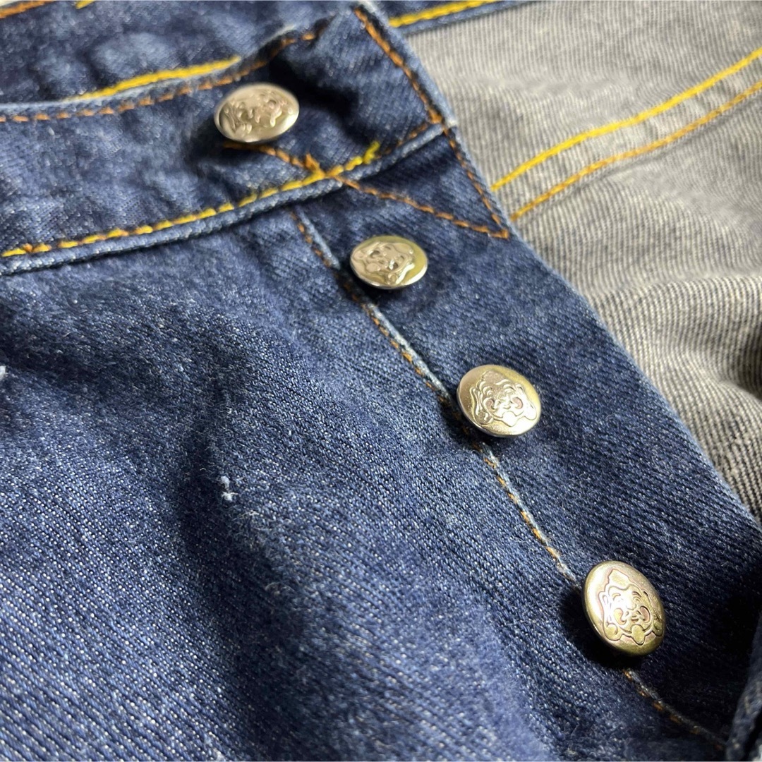 EVISU(エビス)の【EVISU】エヴィス（30） 家紋　刺繍　　デニムパンツ ジーパン　濃紺 メンズのパンツ(デニム/ジーンズ)の商品写真