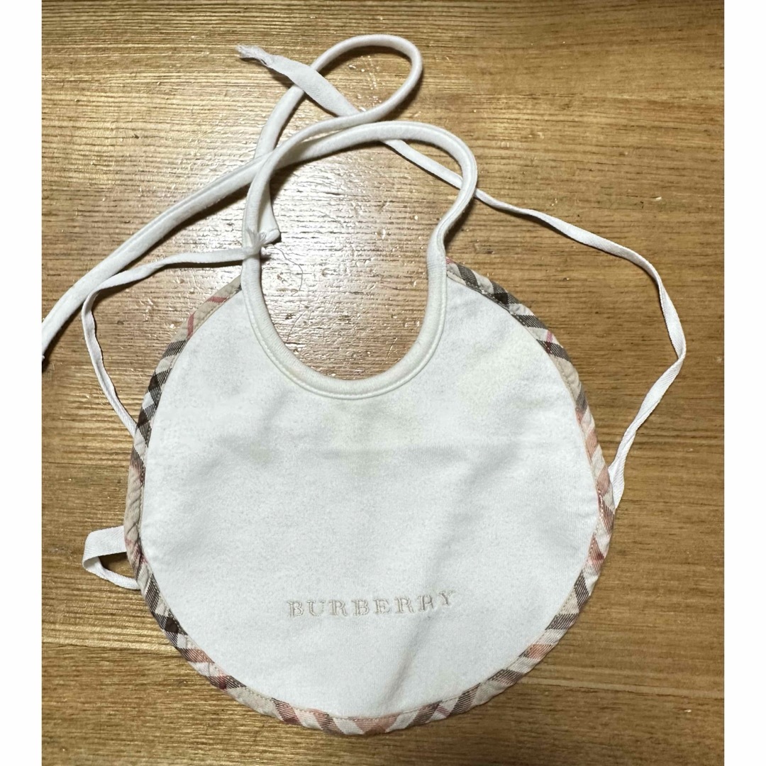 BURBERRY(バーバリー)のBurberry スタイ キッズ/ベビー/マタニティのこども用ファッション小物(ベビースタイ/よだれかけ)の商品写真