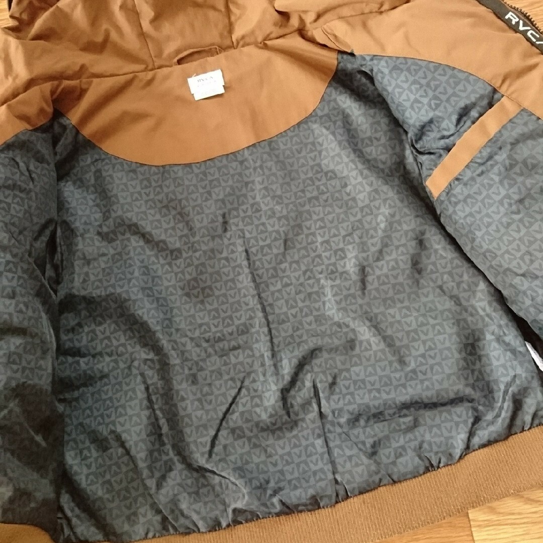 RVCA(ルーカ)のRVCA ルーカ☆レディース アウター 茶 S レディースのジャケット/アウター(ダウンジャケット)の商品写真