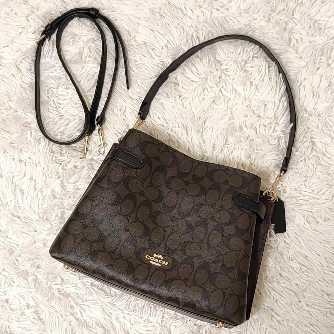 COACH(コーチ)の★未使用に近い★COACH　コーチ　ハンドバッグ　ショルダーバッグ　2way レディースのバッグ(ショルダーバッグ)の商品写真