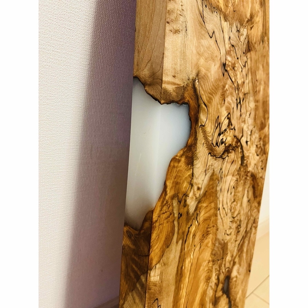 トチの木　栃の木　銘木　天板　スポルテッド ハンドメイドの素材/材料(その他)の商品写真