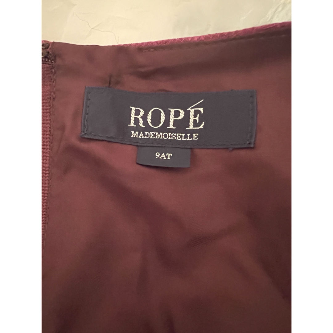 ROPE’(ロペ)のROPE ワンピース　ワインレッド　美品 レディースのワンピース(ひざ丈ワンピース)の商品写真