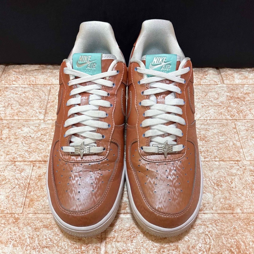 NIKE(ナイキ)の激レア NIKE AIR FORCE 1 '07 LOW LV8 QS カッパー メンズの靴/シューズ(スニーカー)の商品写真