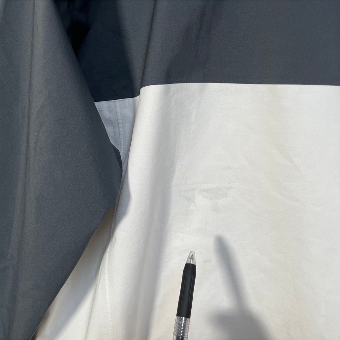 THE NORTH FACE(ザノースフェイス)の【ノースフェイス】マウンテンパーカー　アノラック　肩ロゴ　グレーホワイト　２R メンズのジャケット/アウター(マウンテンパーカー)の商品写真