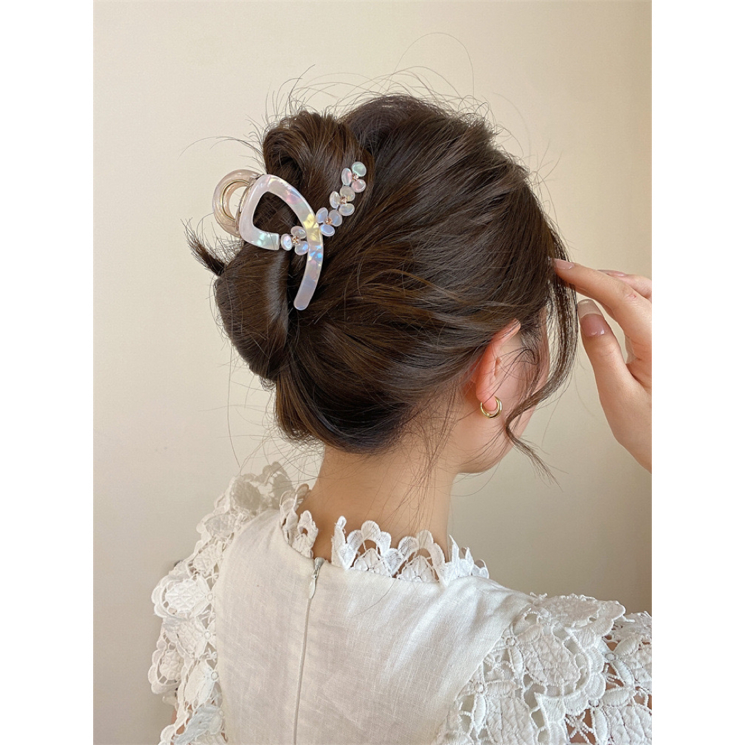 新品　バンスクリップ　ヘアクリップ バレッタ ヘアピン韓国　フラワー　春夏 レディースのヘアアクセサリー(バレッタ/ヘアクリップ)の商品写真