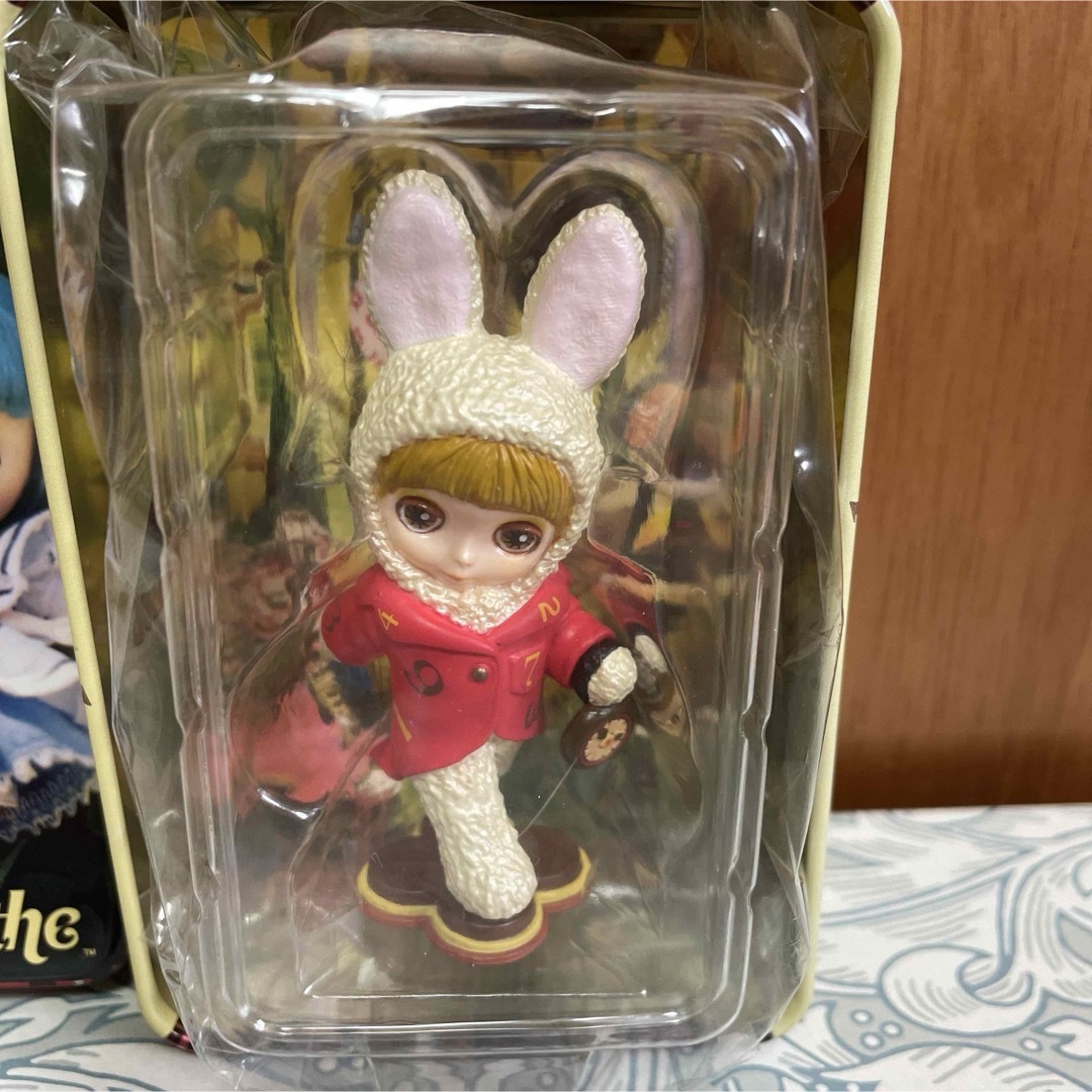 Takara Tomy(タカラトミー)のブライスベル　ティックタックラビット　Blytheフィギュア　不思議の国のアリス エンタメ/ホビーのおもちゃ/ぬいぐるみ(キャラクターグッズ)の商品写真