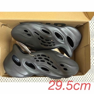 イージー(YEEZY（adidas）)のadidas YEEZY Foam Runner "Onyx"29.5cm(ビーチサンダル)