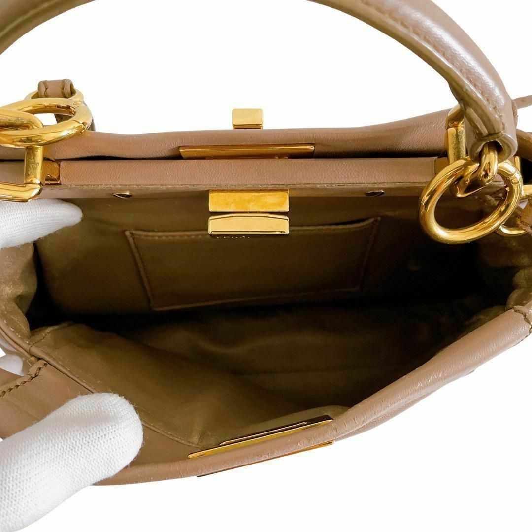 FENDI(フェンディ)のフェンディ FENDI ピーカブー スモール バッグ グレージュ 2WAY レディースのバッグ(ショルダーバッグ)の商品写真