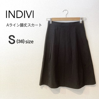INDIVI - INDIVI  マットブラック 膝丈 Aラインスカート