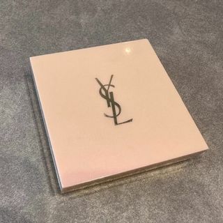 Yves Saint Laurent Beaute - YSL イヴサンローラン ラディアント タッチ 3D グロウ ハイライトパウダー