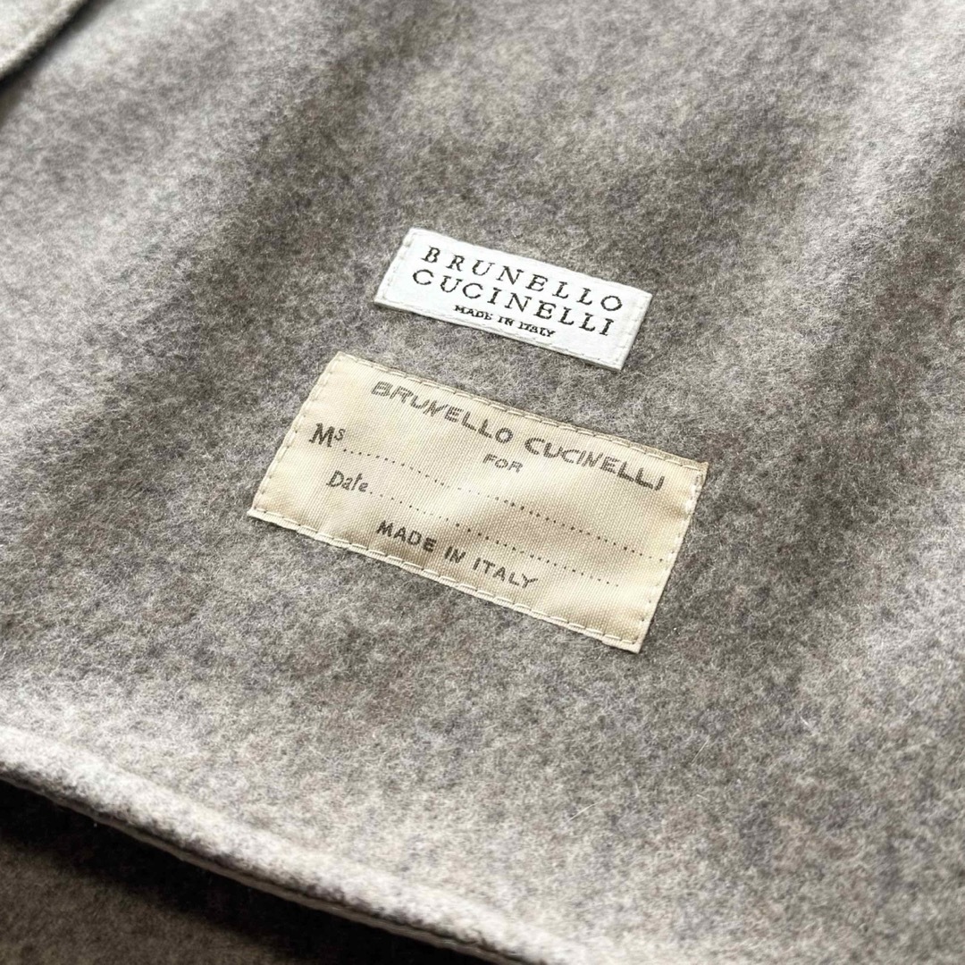 BRUNELLO CUCINELLI(ブルネロクチネリ)のM01★美品★極上カシミヤ100% ファーつきフーデッドコート ブルネロクチネリ レディースのジャケット/アウター(毛皮/ファーコート)の商品写真