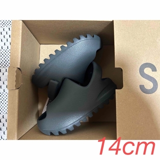 イージー(YEEZY（adidas）)のadidas INFANT YEEZY Slide "DarkOnyx"14cm(サンダル)