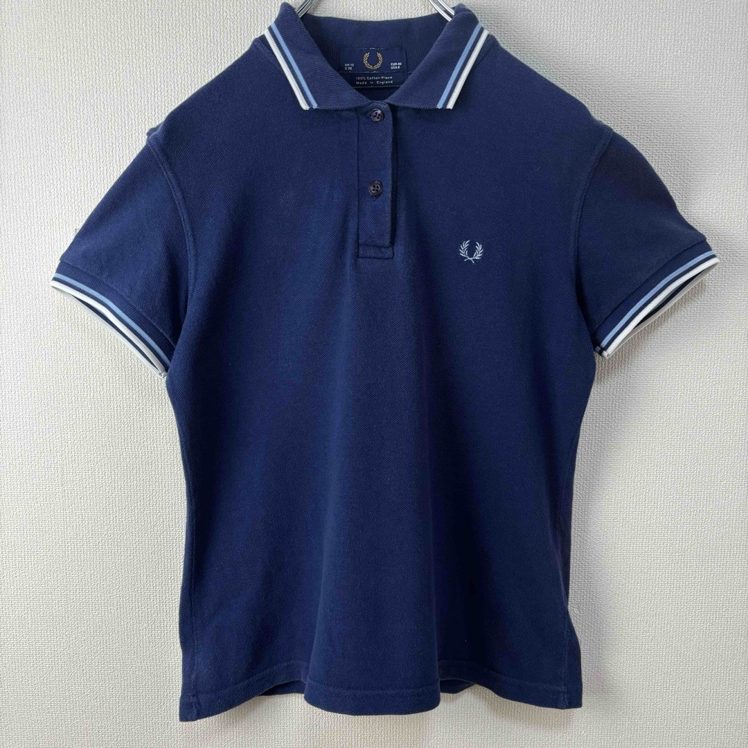 FRED PERRY(フレッドペリー)の人気　フレッドペリー　レディース　ポロシャツ　英国製　青白　12 L 古着 レディースのトップス(ポロシャツ)の商品写真