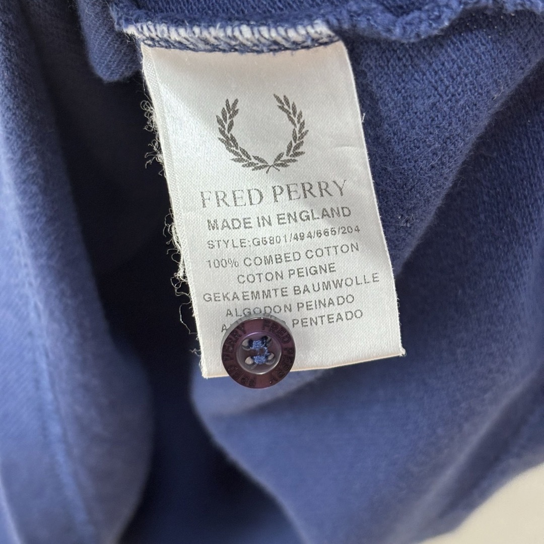 FRED PERRY(フレッドペリー)の人気　フレッドペリー　レディース　ポロシャツ　英国製　青白　12 L 古着 レディースのトップス(ポロシャツ)の商品写真