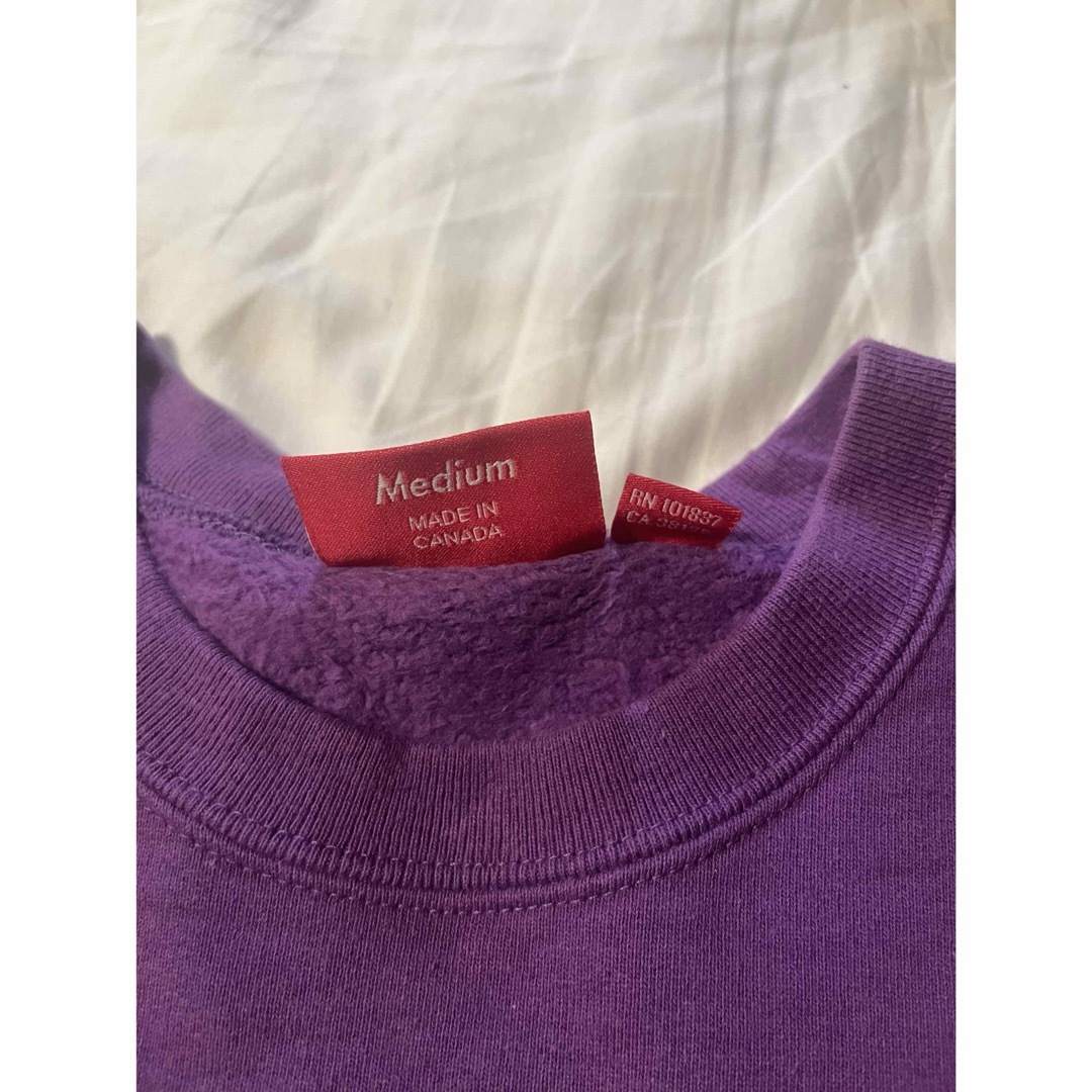 Supreme(シュプリーム)のSupreme small box Crewneck M パープル メンズのトップス(スウェット)の商品写真