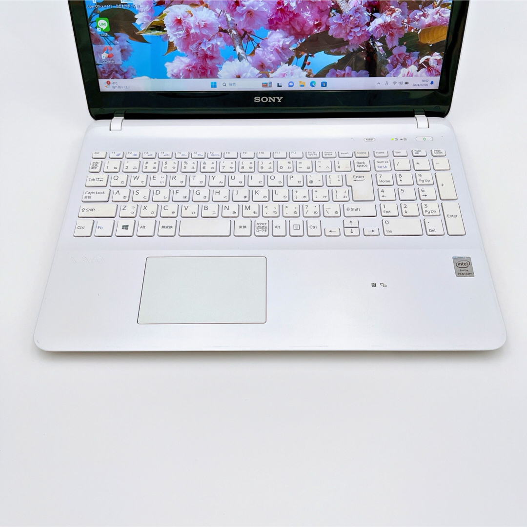 SONY(ソニー)の大人気✨VAIO ノートパソコン Windows11✨白✨HDD1TB✨格安PC スマホ/家電/カメラのPC/タブレット(ノートPC)の商品写真