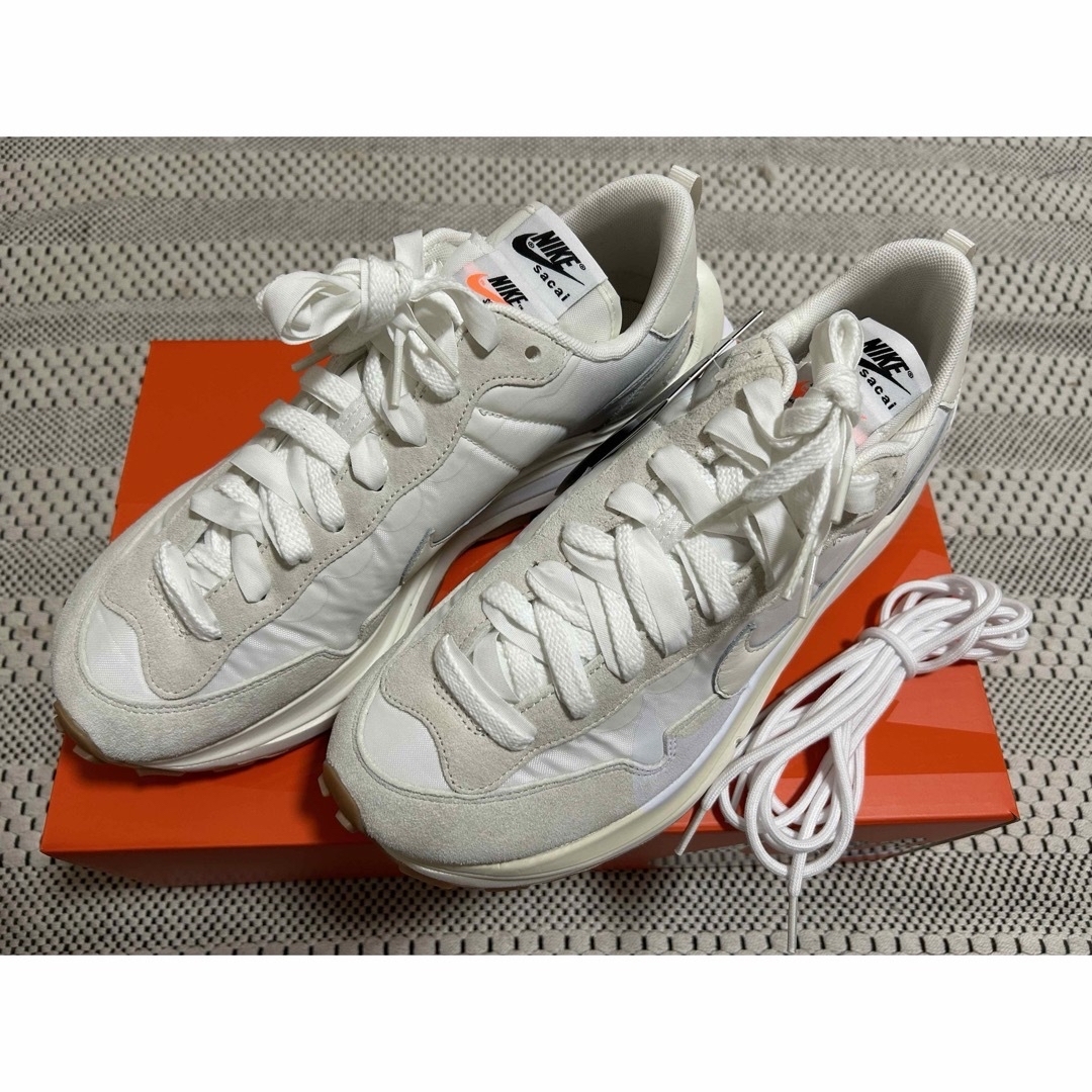 sacai(サカイ)のsacai × Nike VaporWaffle "White Gum"28cm メンズの靴/シューズ(スニーカー)の商品写真