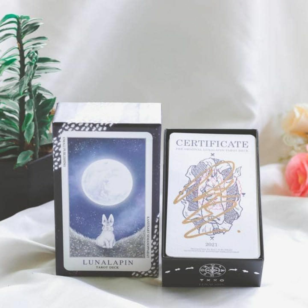 正規品 Luna Lapin Tarot タロットカード (銀縁) エンタメ/ホビーのテーブルゲーム/ホビー(その他)の商品写真