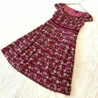 トッカ(TOCCA)の【美品】 トッカ 花柄 刺繍 ワンピース Aライン フレアワンピース S(ひざ丈ワンピース)