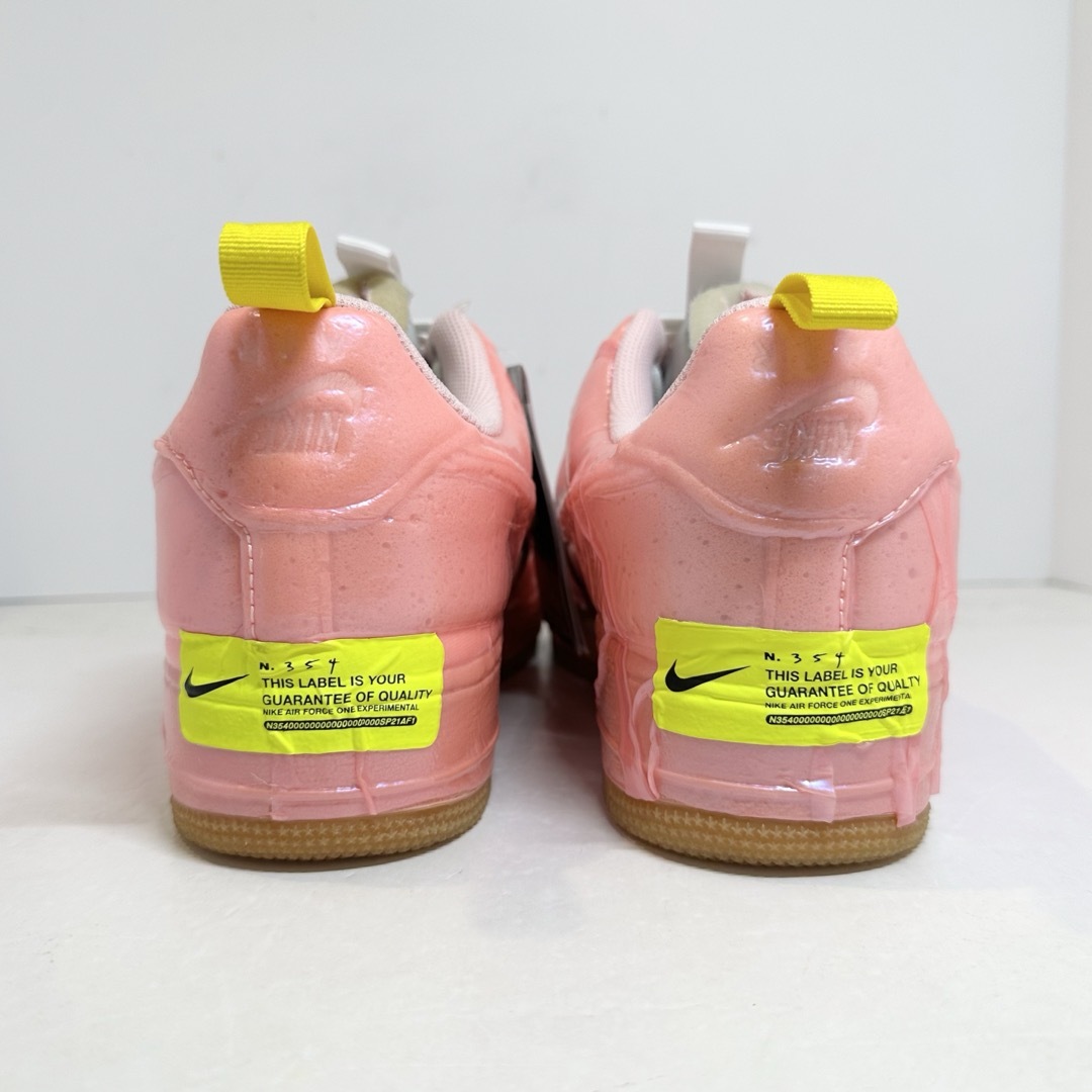 NIKE(ナイキ)の新品★NIKE★エアフォース1★エクスペリメンタル★レーサーピンク★28.5cm メンズの靴/シューズ(スニーカー)の商品写真