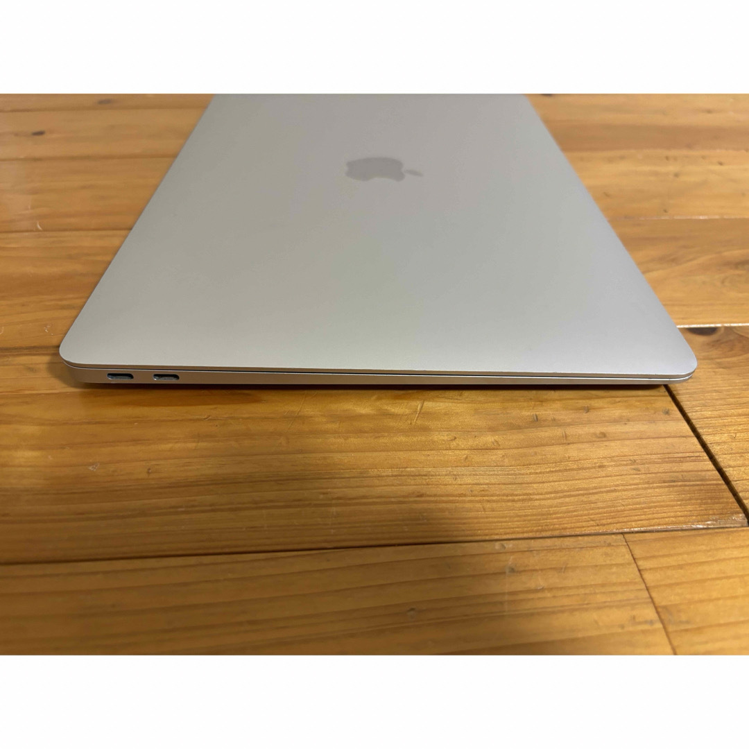 M1 MacBook Air 2020 8G 256GB スマホ/家電/カメラのPC/タブレット(ノートPC)の商品写真
