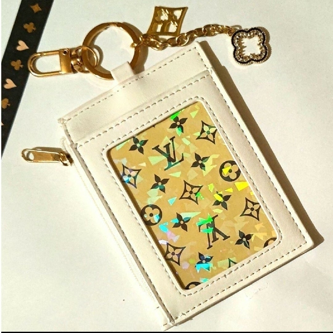 LOUIS VUITTON(ルイヴィトン)の⭐ミニ財布パスケース　⭐LOUIS VUITTONモノグラムトランプ１枚　ＨB レディースのファッション小物(パスケース/IDカードホルダー)の商品写真