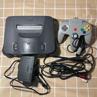 ニンテンドウ64(NINTENDO 64)のニンテンドウ64 本体、コントローラ、ACアダプタ、Ｓ端子ケーブルのセット(家庭用ゲーム機本体)