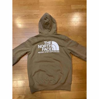 ザノースフェイス(THE NORTH FACE)のTHE NORTH FACE パーカー プルオーバー size M khaki(パーカー)