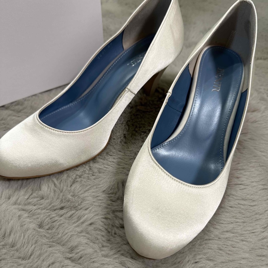 白パンプス BENIR 結婚式 ヒール7cm サイズ39 レディースの靴/シューズ(ハイヒール/パンプス)の商品写真