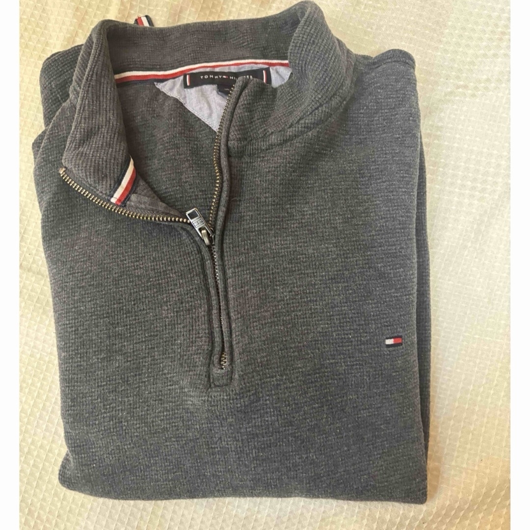 TOMMY HILFIGER(トミーヒルフィガー)のTOMMY HILFIGER     トミーフィルフィガー　ジップアップ　グレー メンズのトップス(スウェット)の商品写真