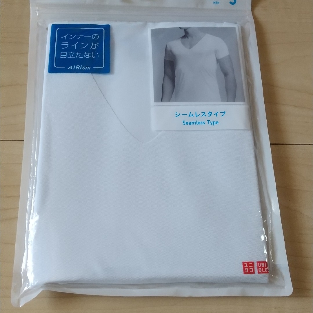 UNIQLO(ユニクロ)のユニクロ  エアリズムシームレスＶネックT（半袖） 白 Sサイズ 新品未開封 メンズのトップス(Tシャツ/カットソー(半袖/袖なし))の商品写真