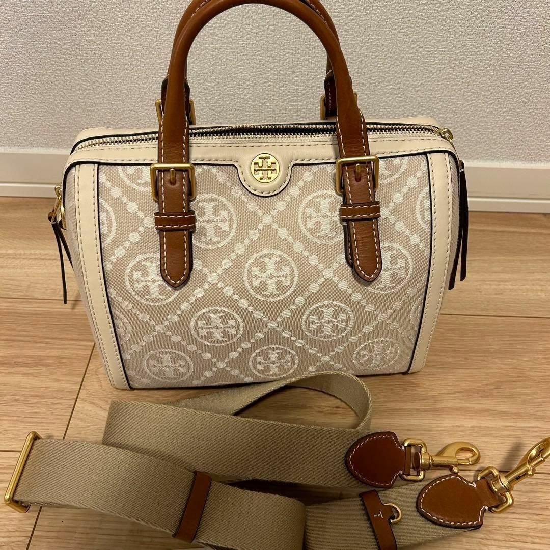 Tory Burch(トリーバーチ)のトリーバーチ♡Tモノグラム　ジャガードバレルバッグ　ショルダーバッグ　レディース レディースのバッグ(ハンドバッグ)の商品写真