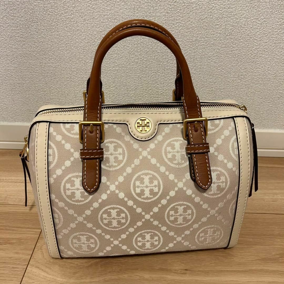 Tory Burch(トリーバーチ)のトリーバーチ♡Tモノグラム　ジャガードバレルバッグ　ショルダーバッグ　レディース レディースのバッグ(ハンドバッグ)の商品写真