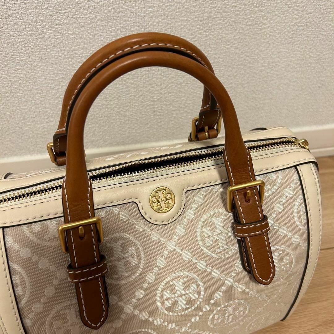 Tory Burch(トリーバーチ)のトリーバーチ♡Tモノグラム　ジャガードバレルバッグ　ショルダーバッグ　レディース レディースのバッグ(ハンドバッグ)の商品写真