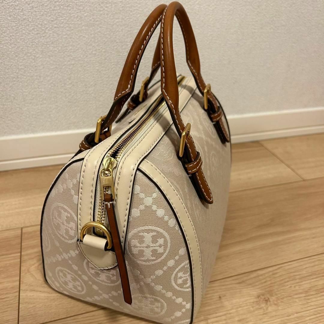 Tory Burch(トリーバーチ)のトリーバーチ♡Tモノグラム　ジャガードバレルバッグ　ショルダーバッグ　レディース レディースのバッグ(ハンドバッグ)の商品写真