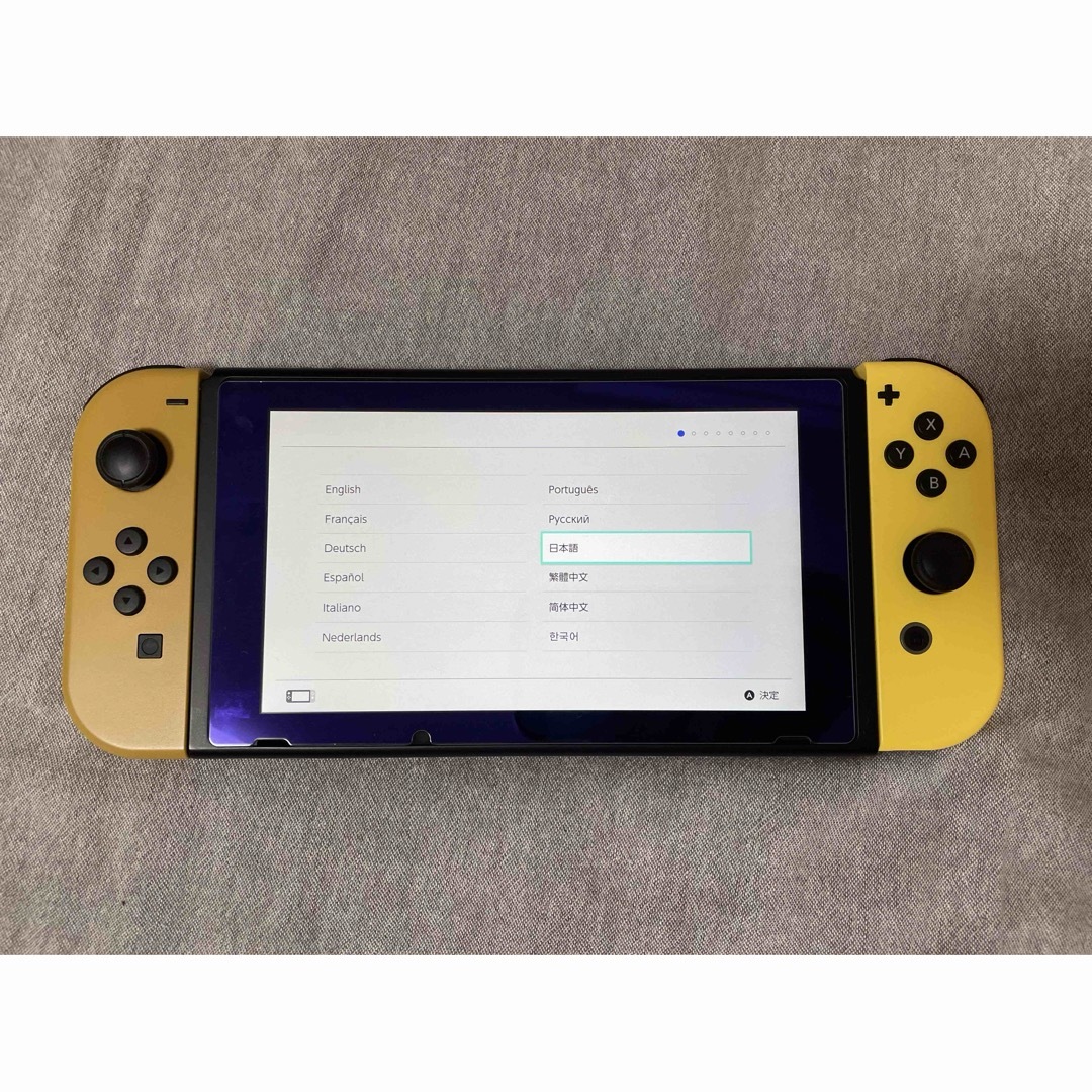 Nintendo Switch(ニンテンドースイッチ)のNintendo Switch LET'S GO! ピカチュウ　イーブイ エンタメ/ホビーのゲームソフト/ゲーム機本体(家庭用ゲーム機本体)の商品写真